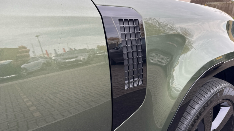 Land Rover Defender 3.0 D250 X-Dynamic SE 90 3dr Auto Diesel Estate